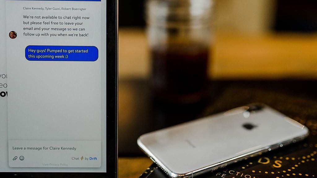 What Are Chatbots? How B2B Chatbots Empower Your Buyers